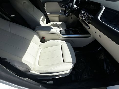 Certified 2025 Mercedes-Benz GLA 250 image 14