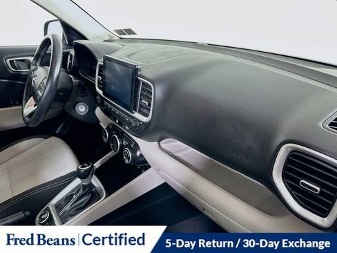 Certified 2023 Hyundai Venue SEL image 29