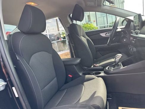 Certified 2024 Kia Forte LXS w/ LXS Technology Package FWD image 32