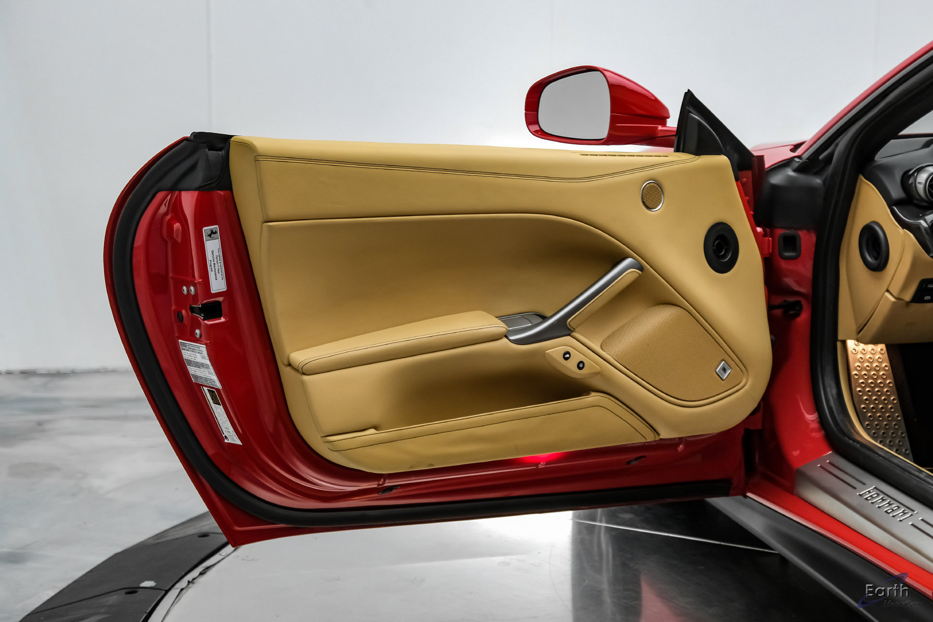 Used 2015 Ferrari F12 Berlinetta RWD image 93