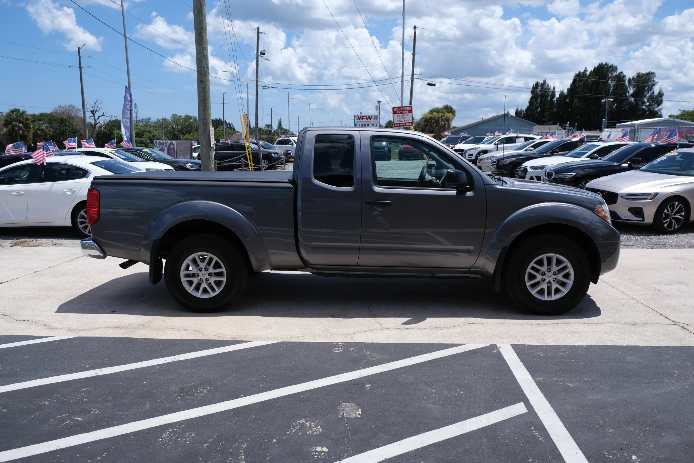 Used 2021 Nissan Frontier SV AWD/4WD image 4