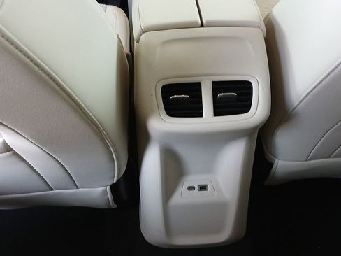 Used 2023 Buick Envision Preferred image 22