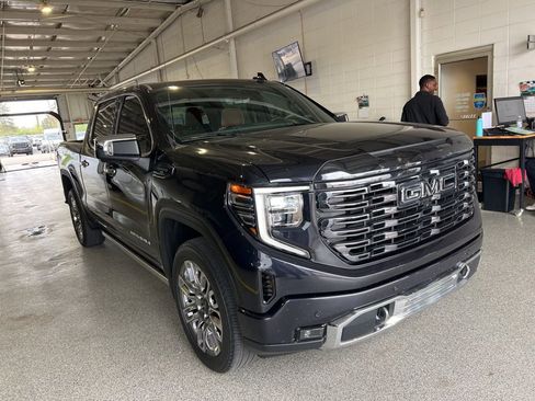 Used 2023 GMC Sierra 1500 Denali Ultimate image 2