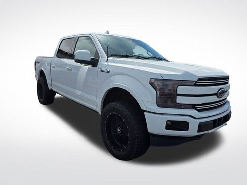 Used 2018 Ford F150 Lariat w/ Equipment Group 502A Luxury AWD/4WD image 4