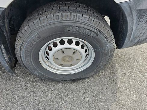 Used 2014 Mercedes-Benz Sprinter 2500 image 13