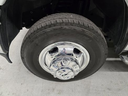 Used 2024 RAM 3500 Big Horn image 10