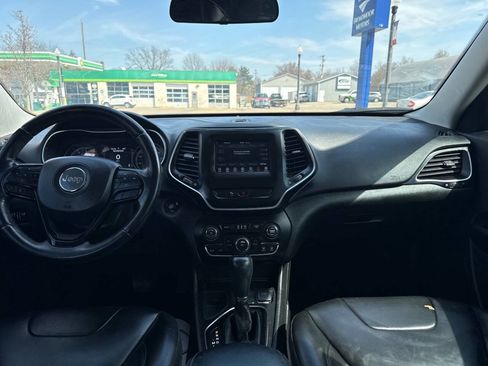 Used 2019 Jeep Cherokee Latitude Plus image 27