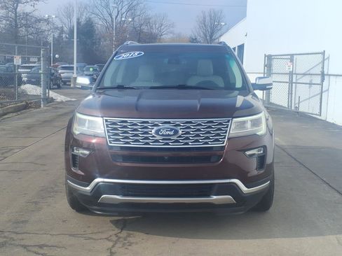 Used 2018 Ford Explorer Platinum image 2