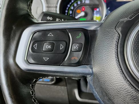 Used 2021 Jeep Wrangler Unlimited Sahara w/ Dual Top Group AWD/4WD image 15