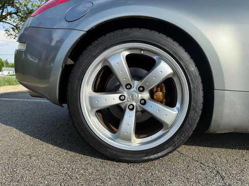 Used 2006 Nissan 350Z Track w/ (N93) Cargo Convenience Pkg image 17