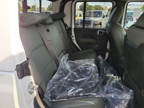 New 2026 Jeep Gladiator Mojave image 17