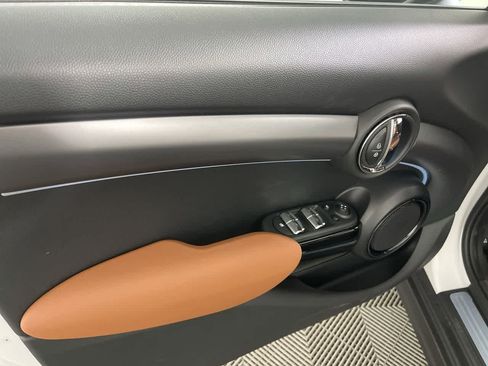 Certified 2024 MINI Cooper 4-Door Hardtop image 11