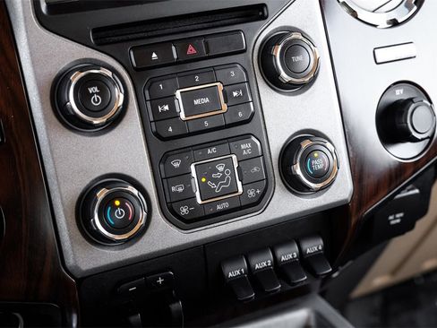 Used 2015 Ford F350 Lariat w/ Lariat Ultimate Package image 23