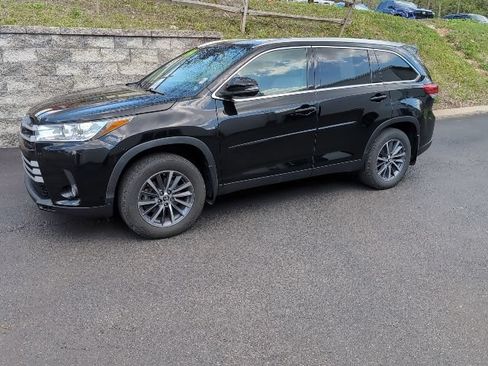 Used 2019 Toyota Highlander XLE w/ Protection Package #3 AWD/4WD image 5