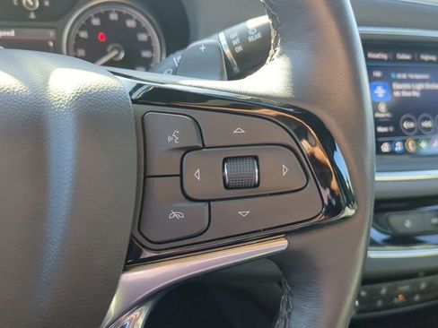 Used 2023 Buick Enclave Essence image 25