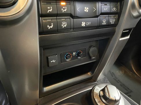 Used 2020 Toyota 4Runner Limited AWD/4WD image 29