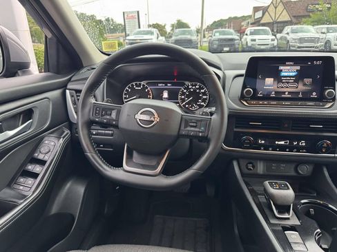 Certified 2026 Nissan Rogue SV AWD/4WD image 15