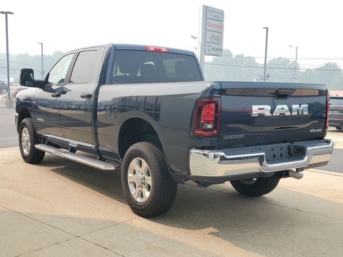 Used 2026 RAM 2500 Big Horn AWD/4WD image 3