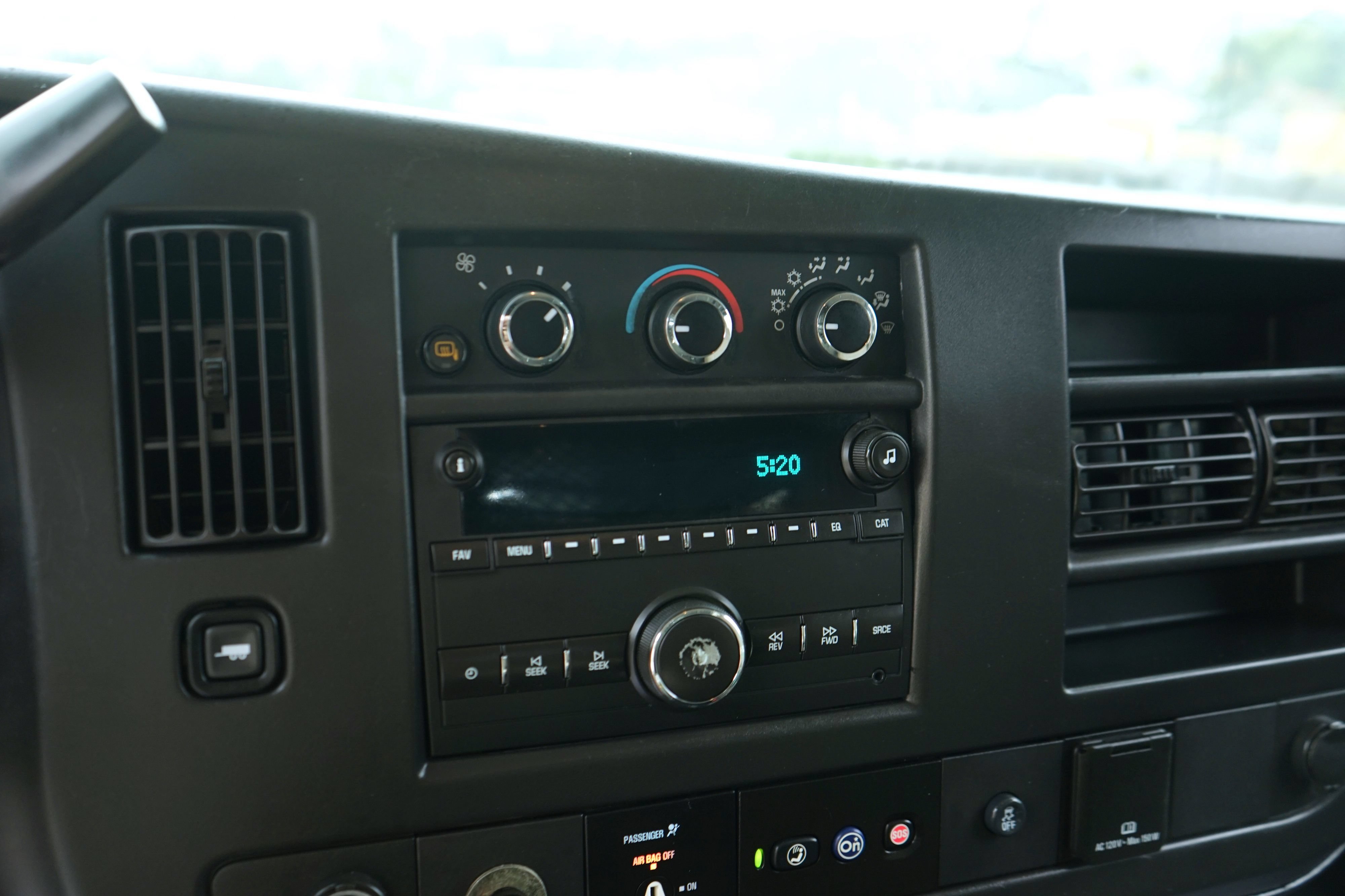 Used 2017 Chevrolet Express 2500 RWD image 11