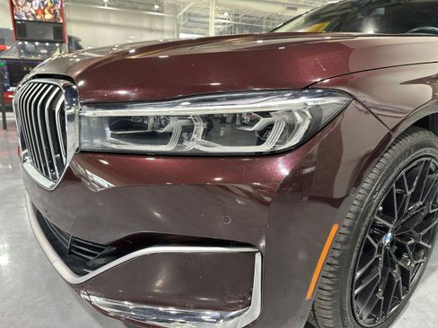 Used 2020 BMW 750i xDrive w/ Executive Package AWD/4WD image 19