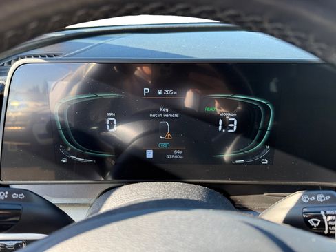 Used 2023 Kia Sportage EX w/ EX Premium Package image 11