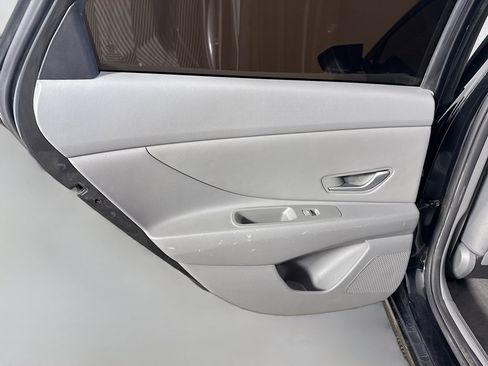 Used 2022 Hyundai Elantra SEL w/ Convenience + Premium Package image 25