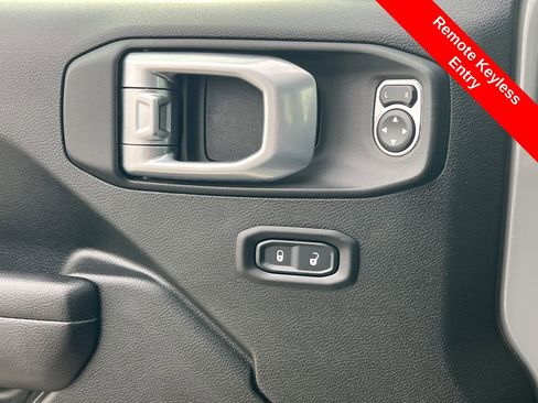 Used 2021 Jeep Wrangler Unlimited Sport image 19