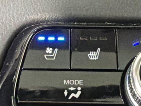 Used 2023 Honda Pilot Elite image 32