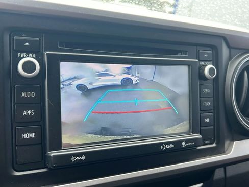Used 2016 Toyota Tacoma SR5 w/ SR5 Appearance Package (SN) AWD/4WD image 24