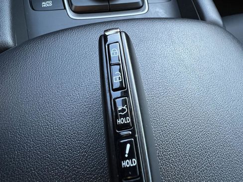 Used 2023 MAZDA MAZDA3 s image 34