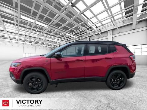 Used 2024 Jeep Compass Trailhawk AWD/4WD image 7