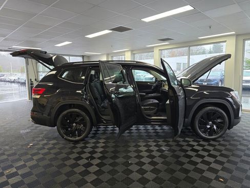 New 2026 Volkswagen Atlas SE image 18