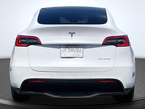 Used 2021 Tesla Model Y Long Range AWD/4WD image 4