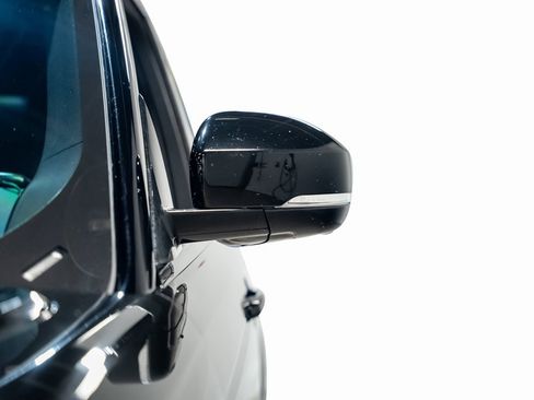 Used 2016 Land Rover Range Rover Sport SVR image 11