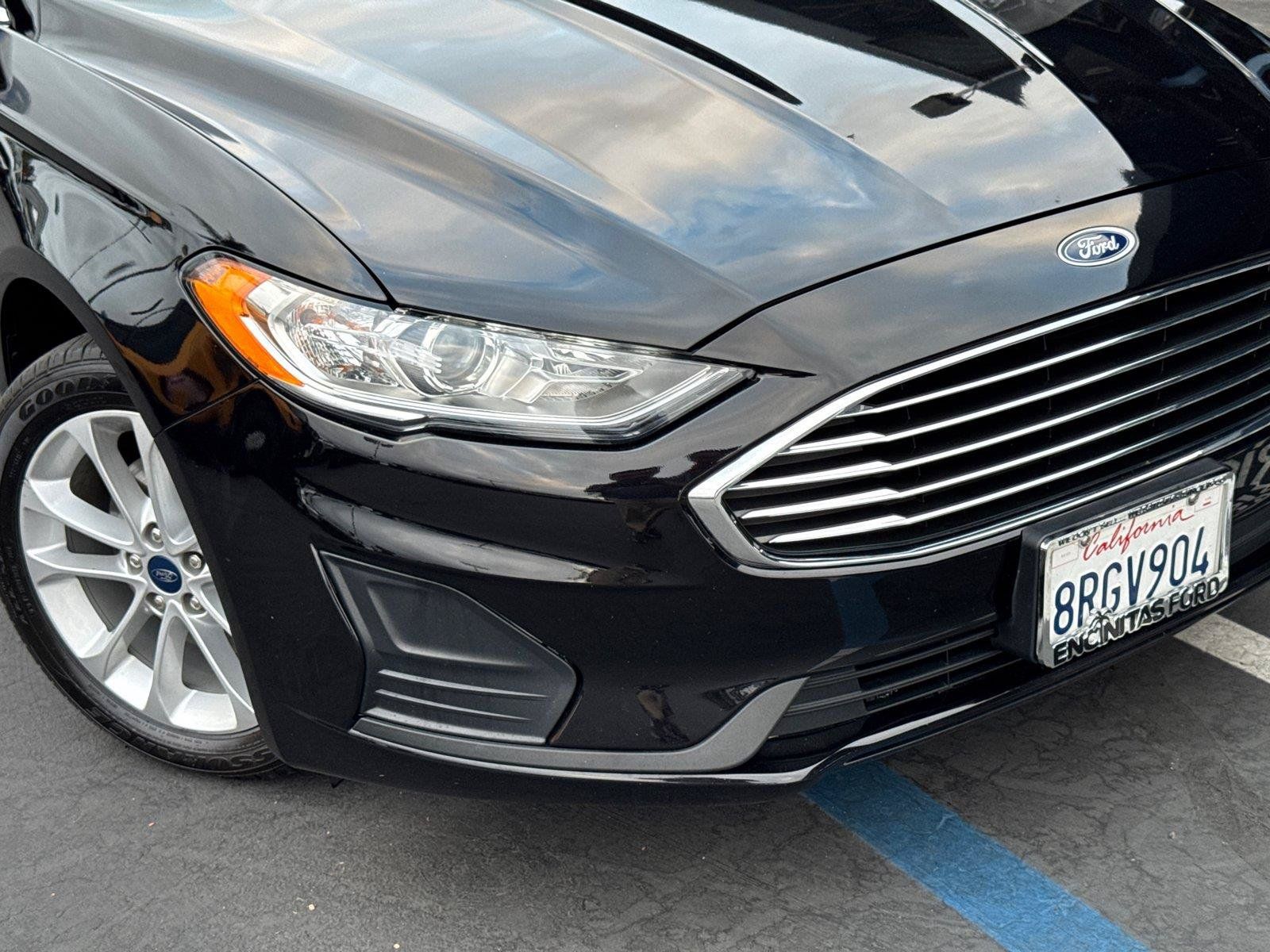 Used 2020 Ford Fusion SE FWD image 3