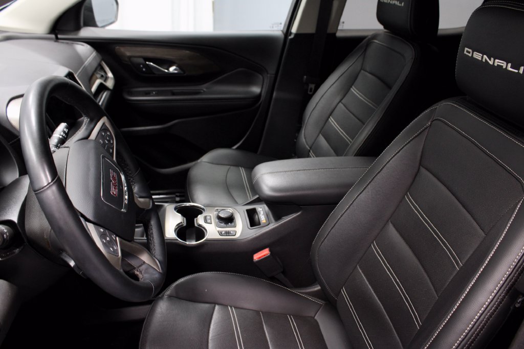 Used 2024 GMC Terrain Denali w/ Black Diamond Edition AWD/4WD image 25