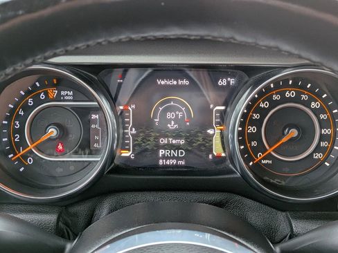 Used 2020 Jeep Wrangler Unlimited Sahara w/ Safety Group image 27