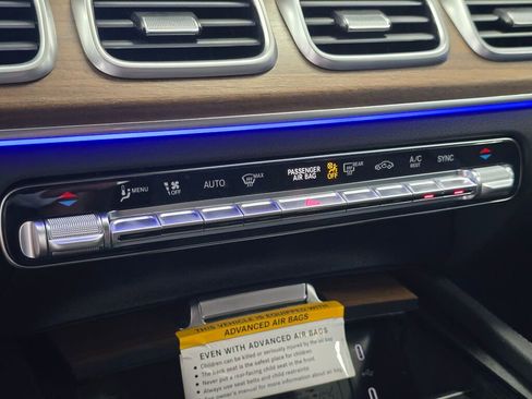 New 2025 Mercedes-Benz GLS 580 4MATIC image 16