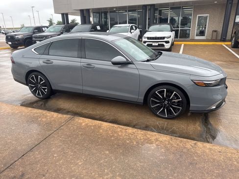 Used 2025 Honda Accord Touring image 12