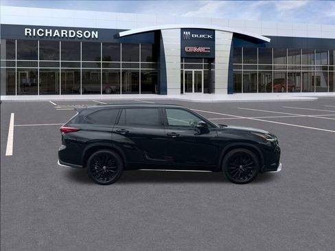 Used 2023 Toyota Highlander XSE AWD/4WD image 9
