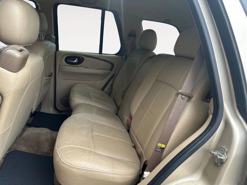 Used 2004 Buick Rainier CXL image 12