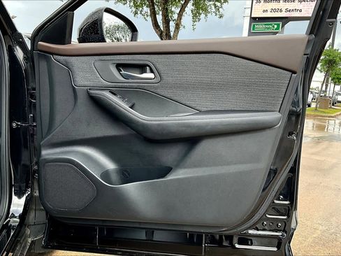 Used 2023 Nissan Rogue SV image 20