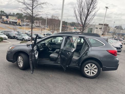 Used 2019 Subaru Outback 2.5i image 18