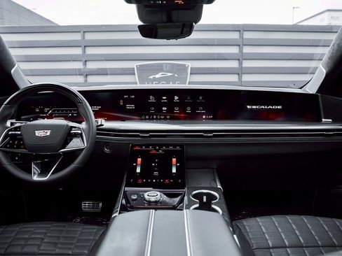 Used 2025 Cadillac Escalade V w/ LPO, ONYX Package image 65