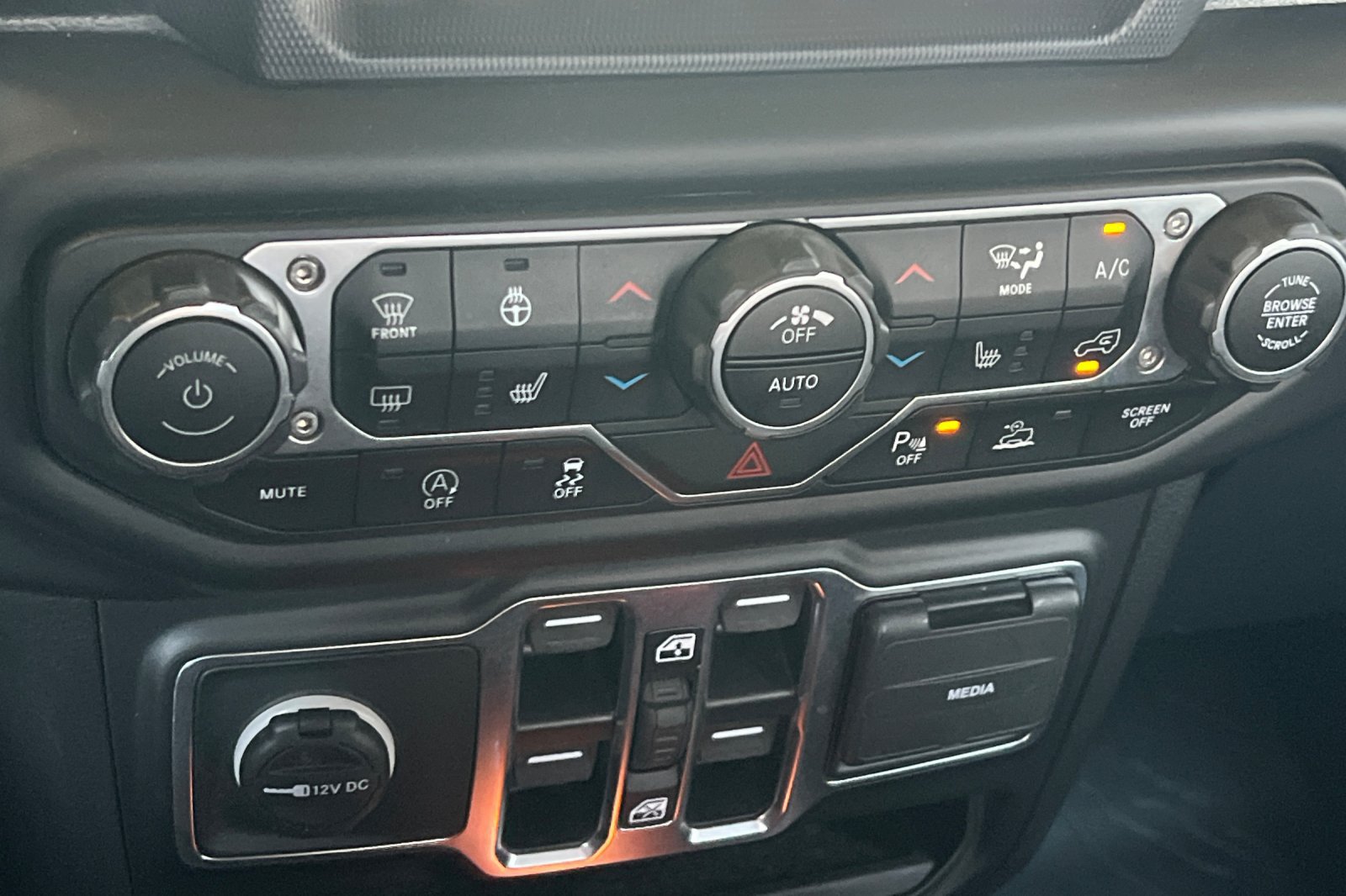 Used 2021 Jeep Gladiator Overland AWD/4WD image 23