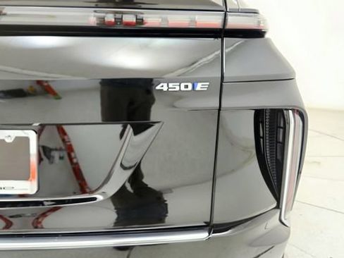 Used 2024 Cadillac Lyriq Luxury RWD image 28