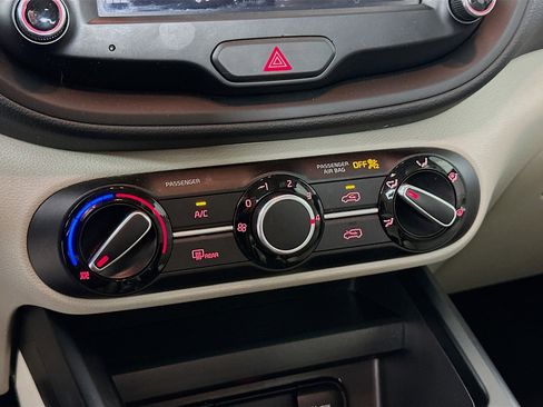 Used 2022 Kia Soul LX w/ Technology Package image 22