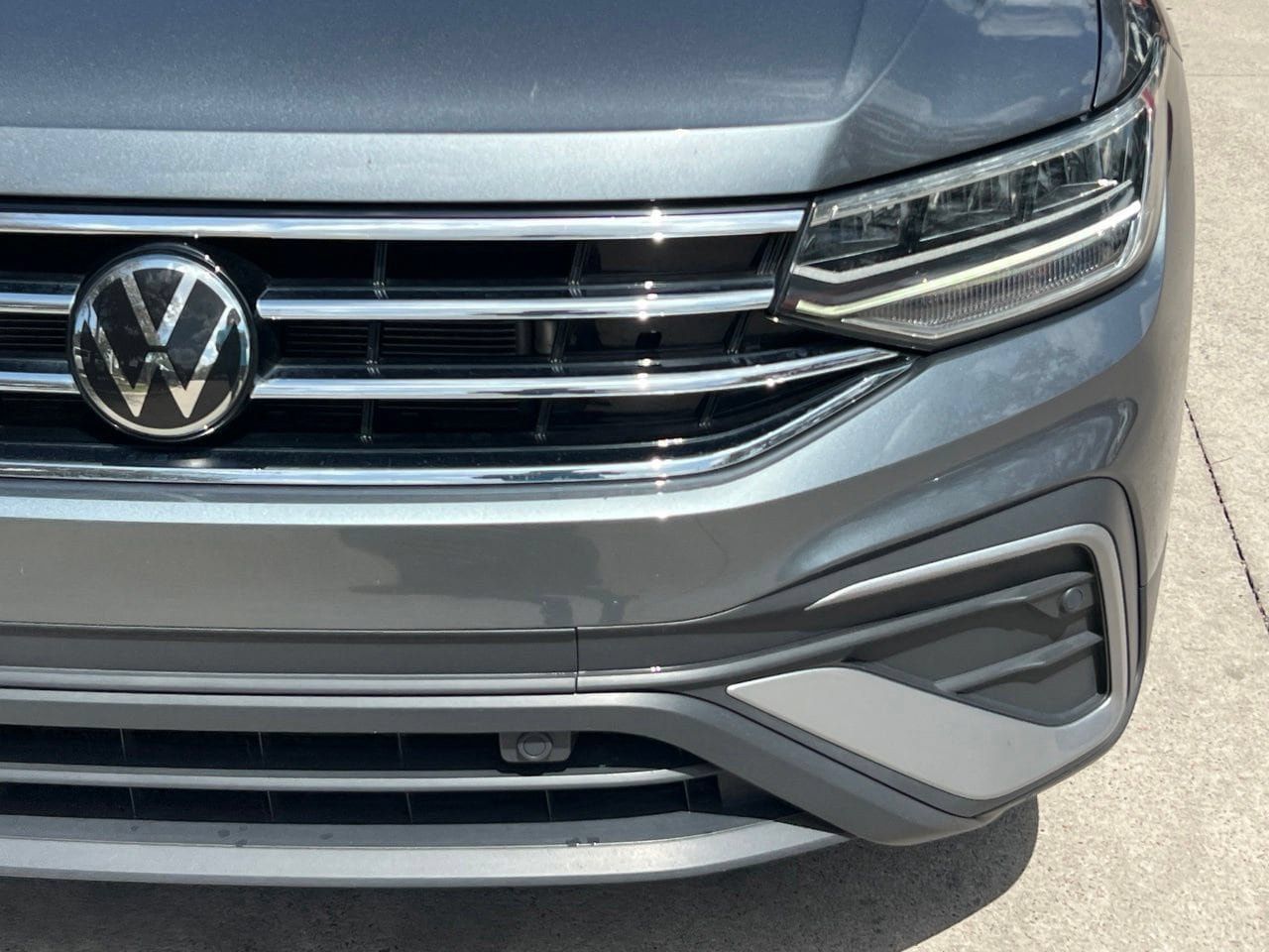 Used 2024 Volkswagen Tiguan SE FWD image 9