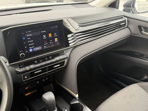 Used 2025 Toyota Camry LE image 33