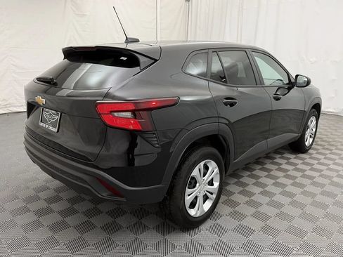 Used 2024 Chevrolet Trax LS FWD image 5